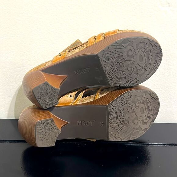 Naot Heeled Studded Leather Straps Sandals Sz 37 - Picture 9 of 11